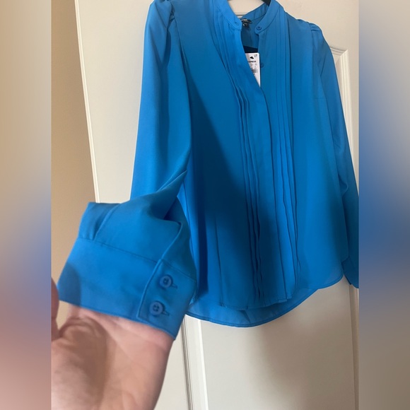 New! Express Bright Blue Pleated Polyester Blouse Long Sleeve Women’s size S - Picture 6 of 13